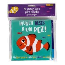 ¡NUNCA BESES A UN PEZ!